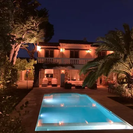 Serene Cap D'Antibes Retreat With Heated Pool Steps From The Beaches וילה