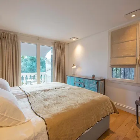 Serene Cap D'antibes Retreat With Heated Pool Steps From The Beaches Villa